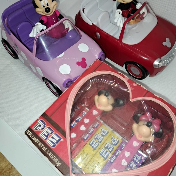 Vintage Minnie and Mickey - Battery Operated Cars and PEEZ - Picture 8 of 11